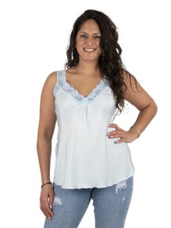 Lichtblauw satijnen hemdje met kant van New Collection