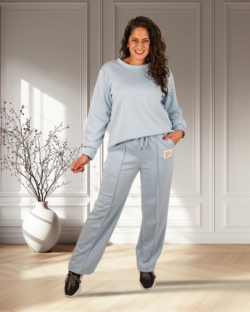 Lichtblauw joggingpak met lange mouw van El-Vita