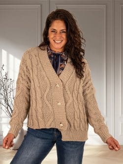 Taupe gebreid vest kabel van Dins Tricot