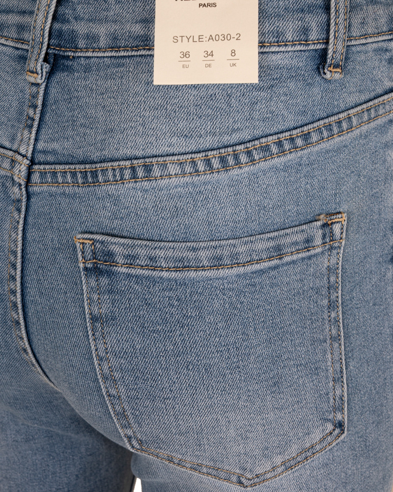 Light blue high waist mom jeans van Redberry - Afbeelding 6