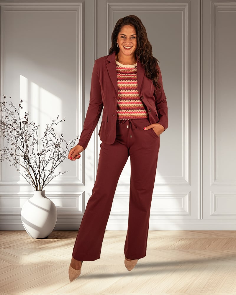 Bordeaux travelstof pantalon met rechte pijp van Mi Piace