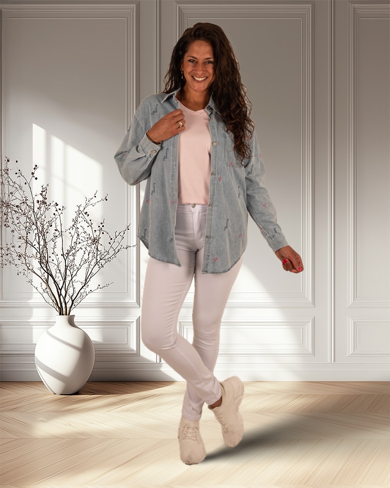 Lichtblauwe blouse met borduur van Gemma Ricceri - Afbeelding 3