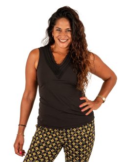 Zwart travelstof hemdje met brede kant van Mi Piace