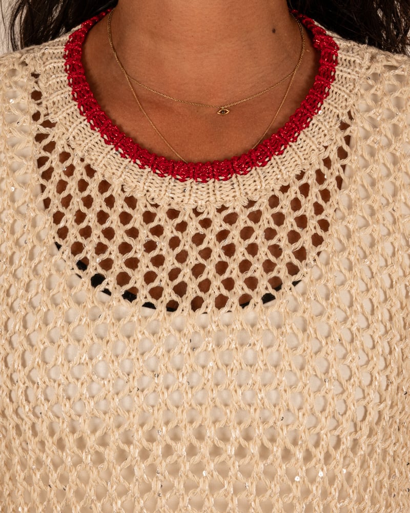 Beige gehaakt shirt met rode bies  van Gemma Ricceri - Afbeelding 5