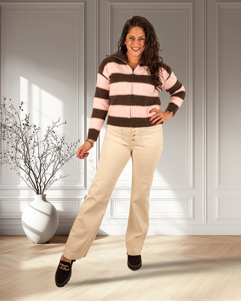 Lichtbeige wide leg jeans met knopen van Miss Bon