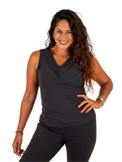 Donker blauw travelstof hemdje met brede kant van Mi Piace