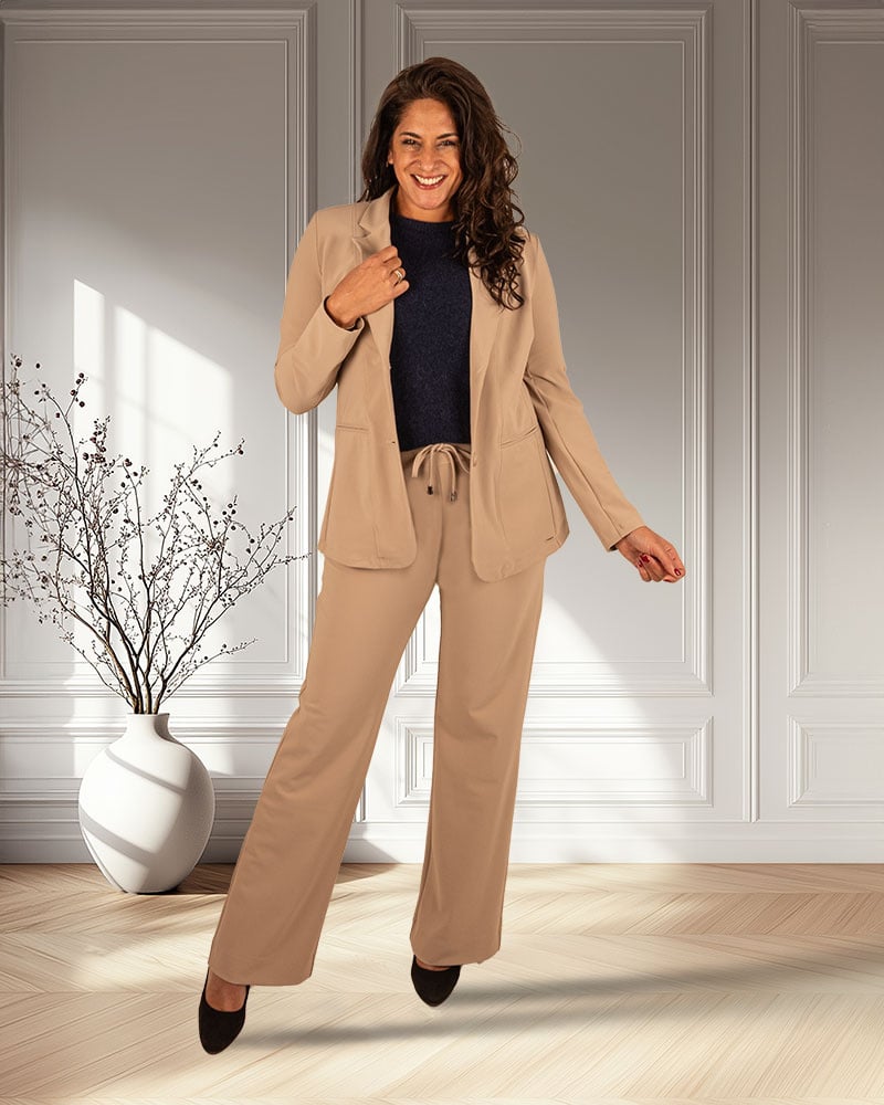 Latte travelstof pantalon bonded met rechte pijp van Mi Piace