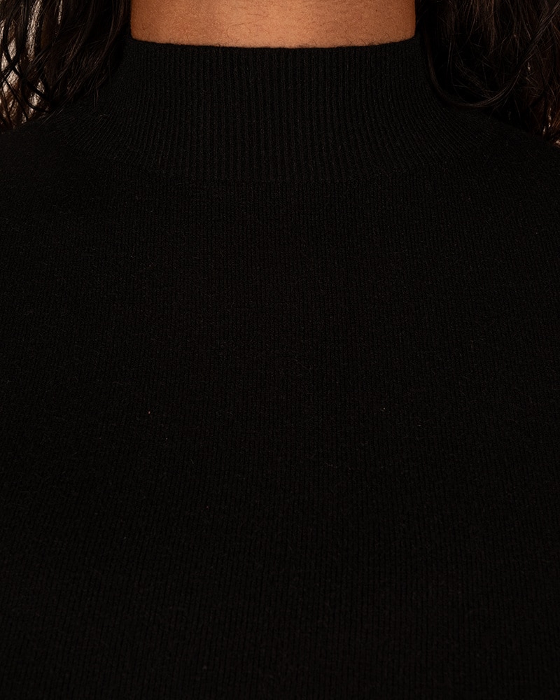 Zwart shirt met opstaand boordje van Aviva - Afbeelding 4
