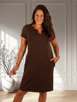 Donkerbruine basic jurk van Gemma Ricceri