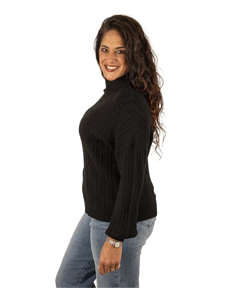 Zwarte trui met kabels van Nami - Afbeelding 3