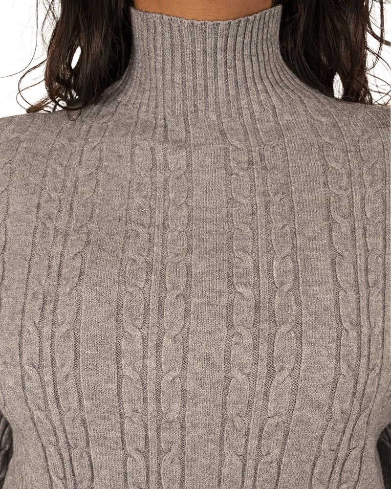 Grijze trui met kabels van Nami - Afbeelding 4