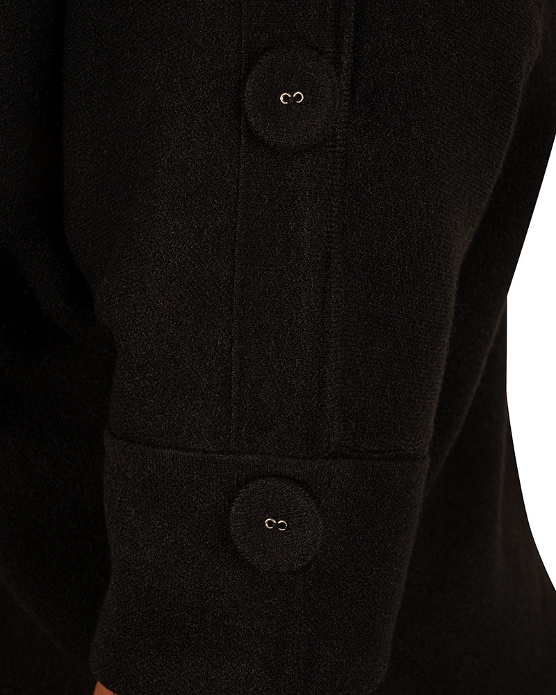 Zwarte trui met knopen van Awa Studio - Afbeelding 4