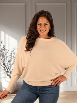 Beige trui met vleermuismouw van Triple Nine
