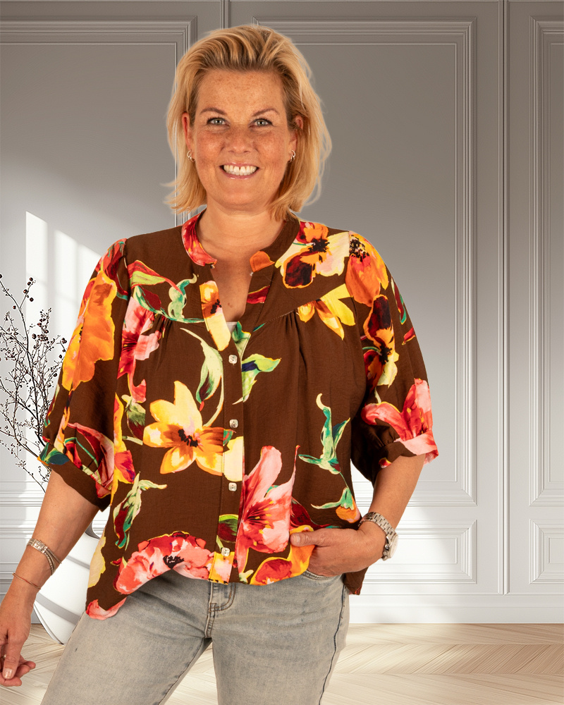 Donkerbruine blouse bloemenprint van Gemma Ricceri