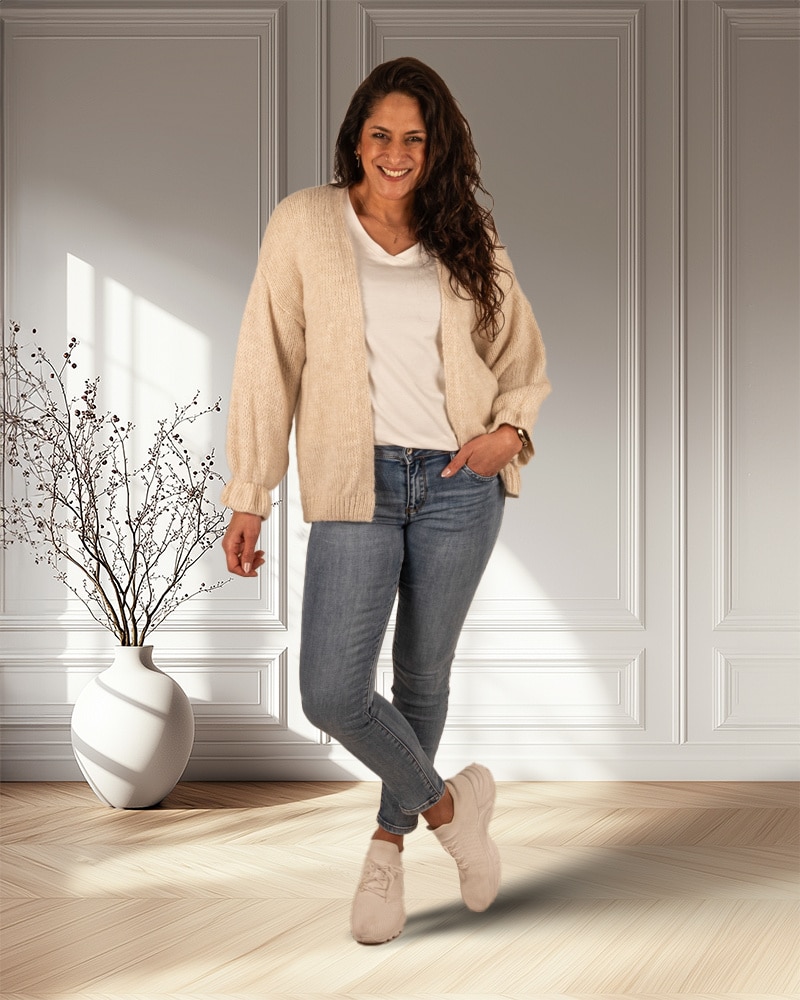 Off-white basis shirt V-hals van Gemma Ricceri - Afbeelding 2