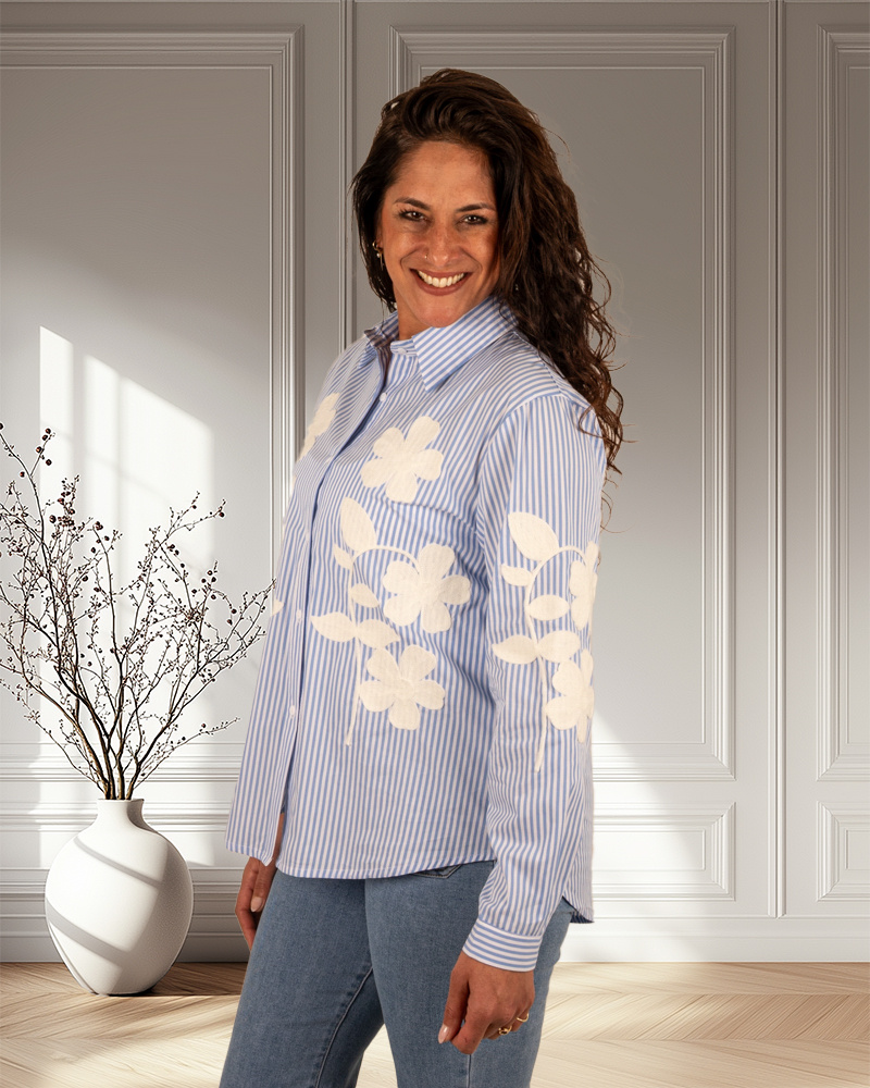 Blauw/wit blouse gehaakte bloemen van Luzabelle - Afbeelding 3
