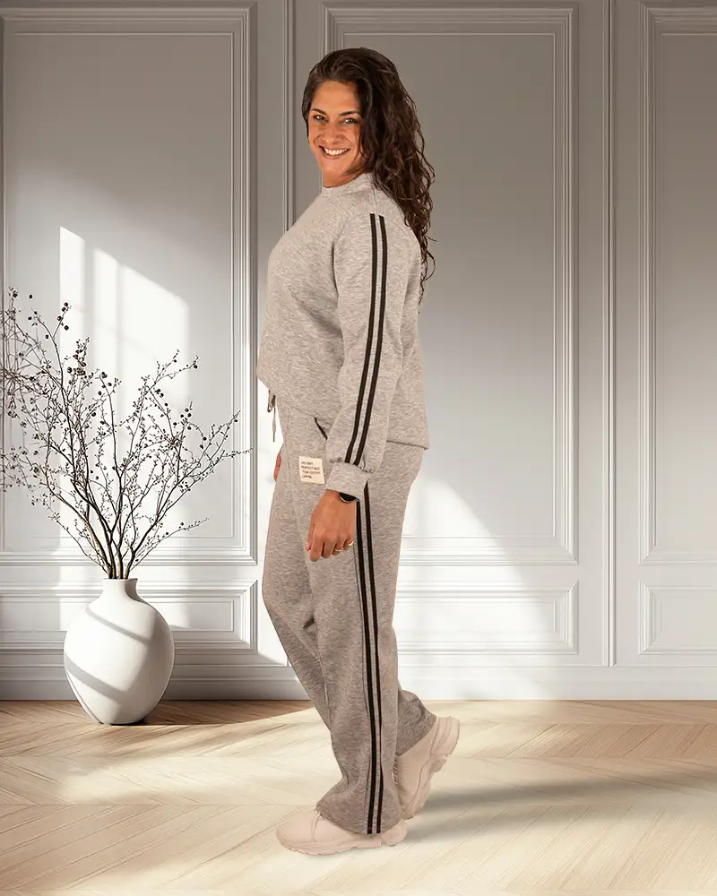 Grijs joggingpak met zwarte bies van El-Vita - Afbeelding 4