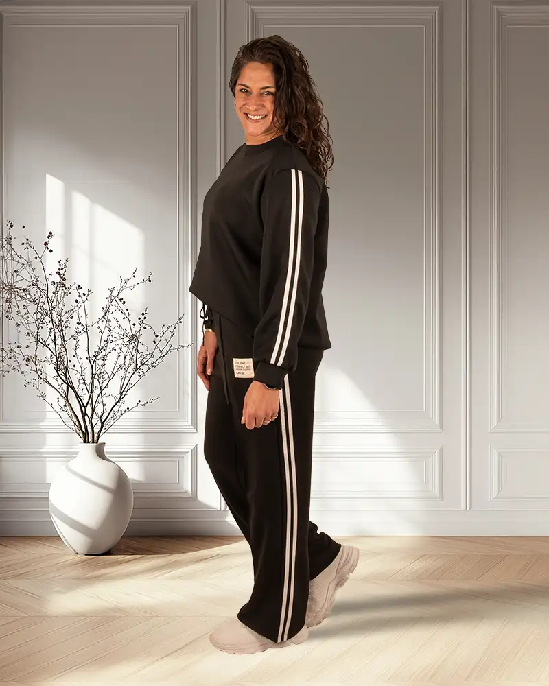 Zwart joggingpak met witte bies van El-Vita - Afbeelding 4