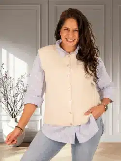 Lichtbeige mouwloos vest van Gemma Ricceri