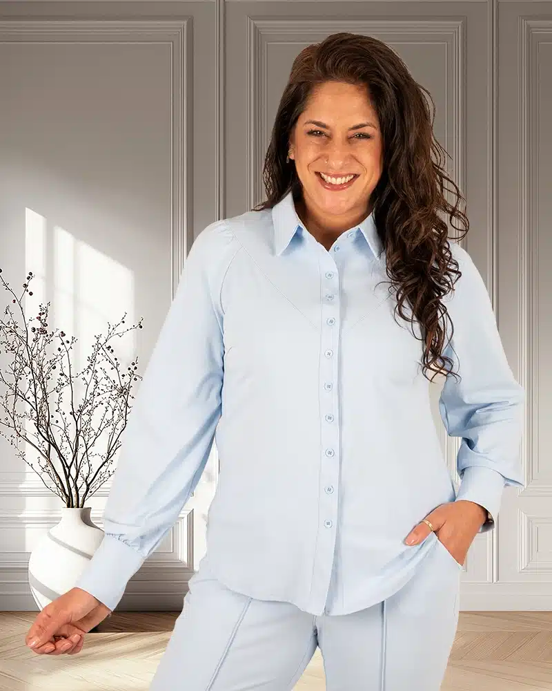 Lichtblauwe travelstof blouse van Triple Nine