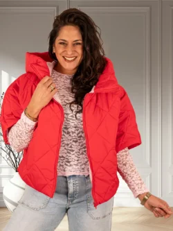 Rode bodywarmer met capuchon van J&L