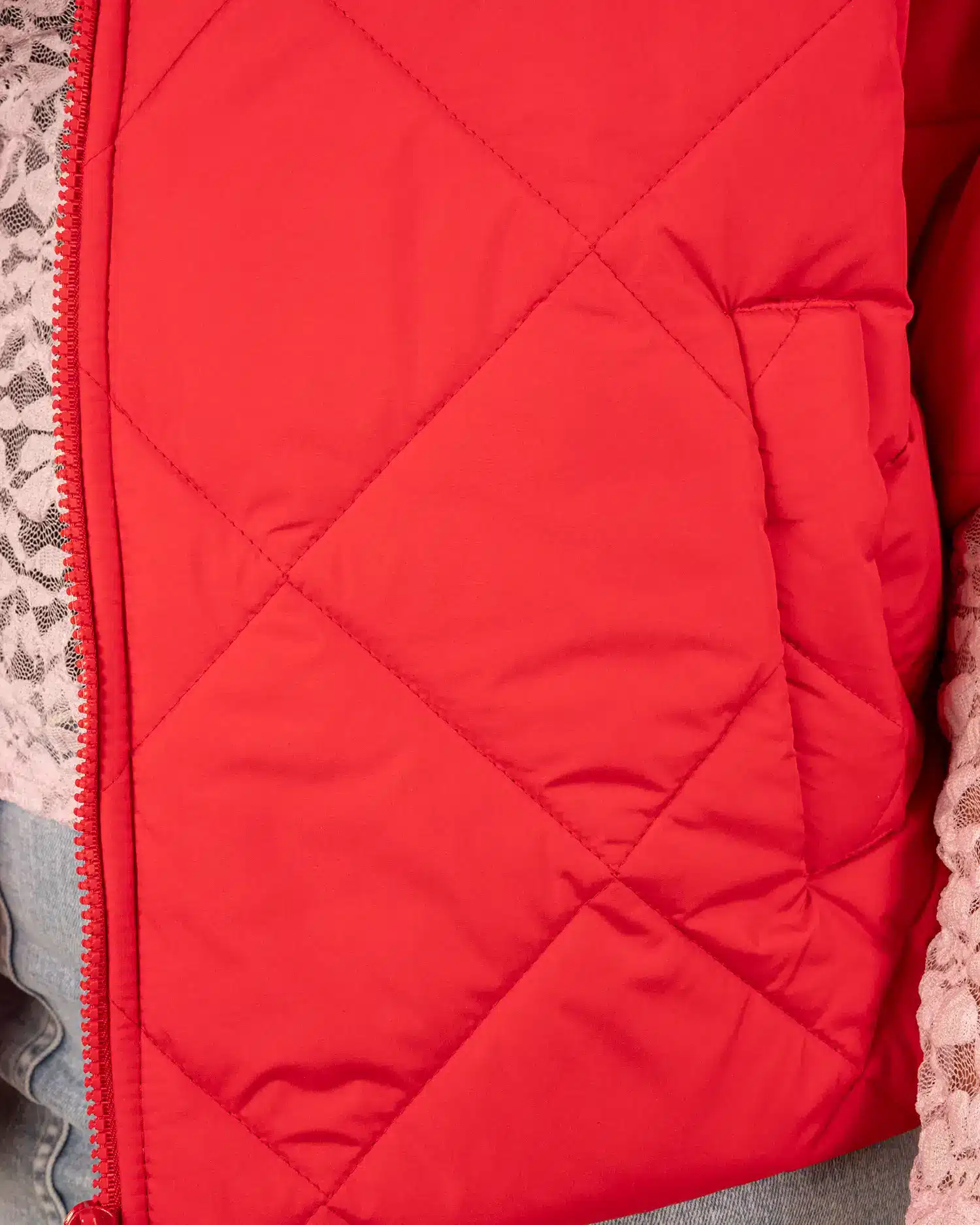 Rode bodywarmer met capuchon van J&L - Afbeelding 4