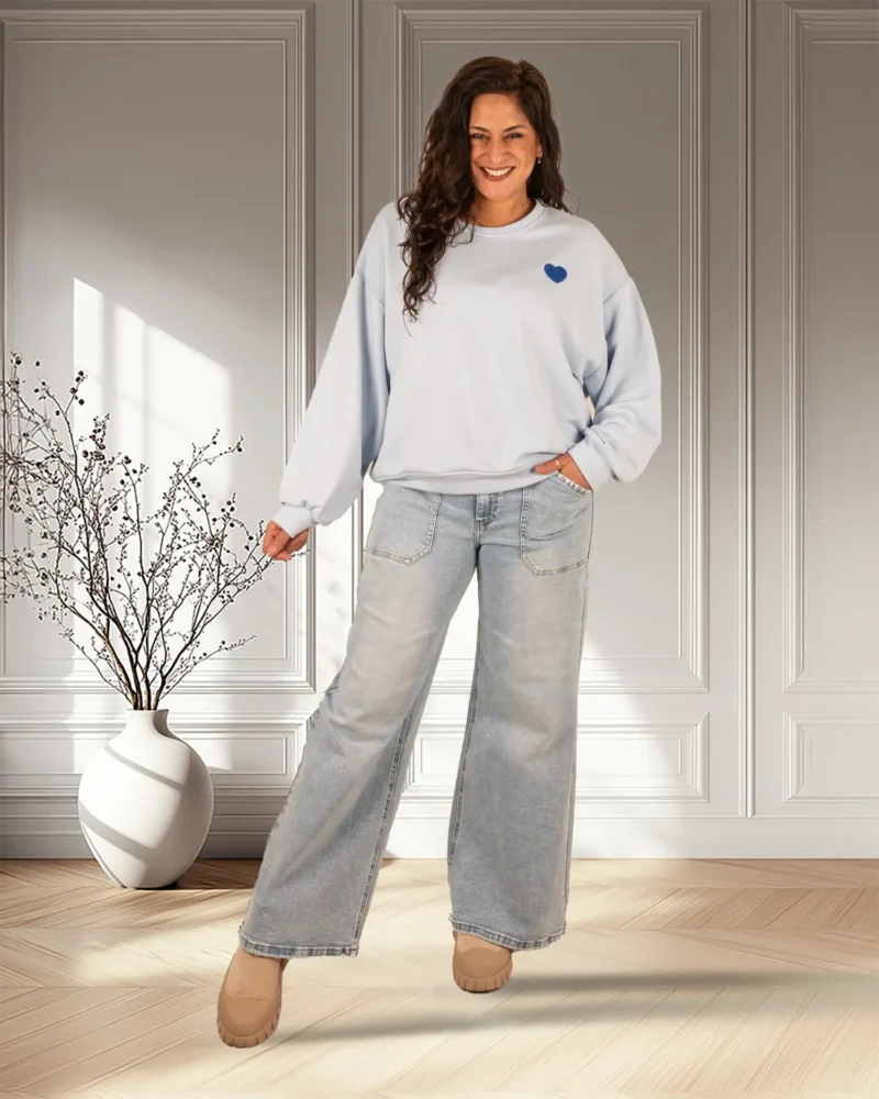 Lichtblauwe sweater "Bisous" van Mooij - Afbeelding 2