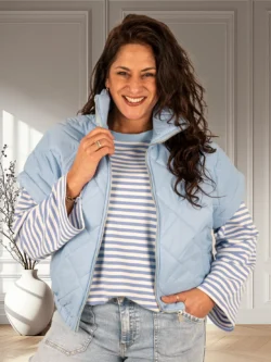 Lichtblauwe bodywarmer met korte mouw van El-Vita