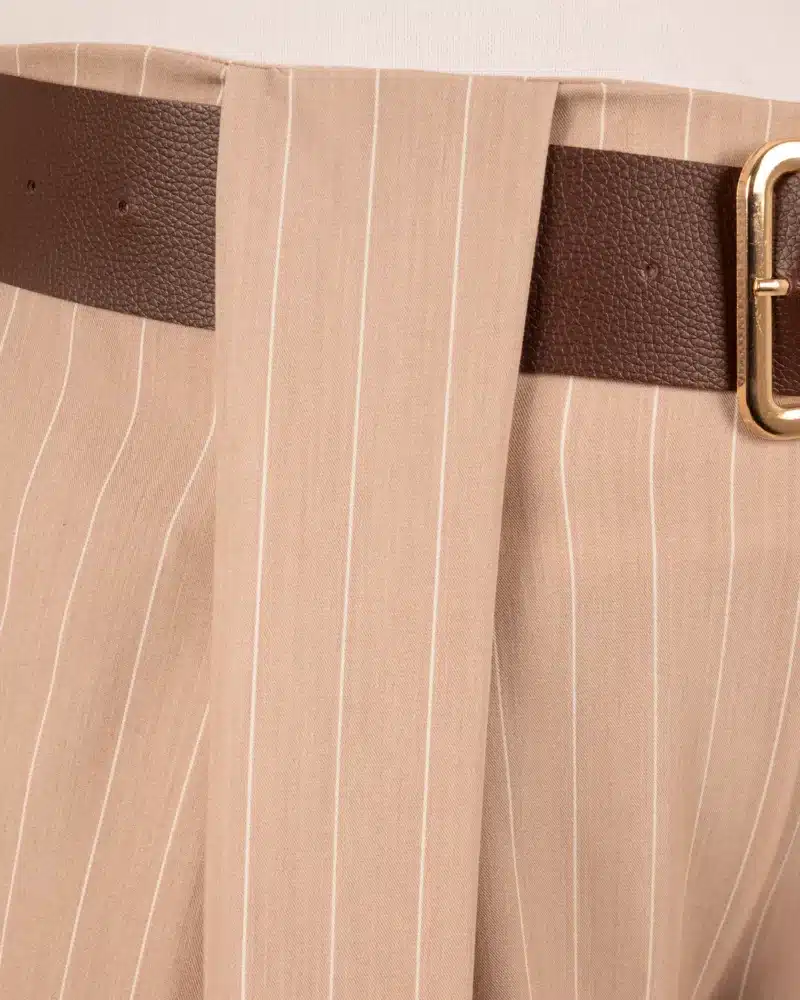 Beige krijtstreep pantalon met riem van New Collection - Afbeelding 3