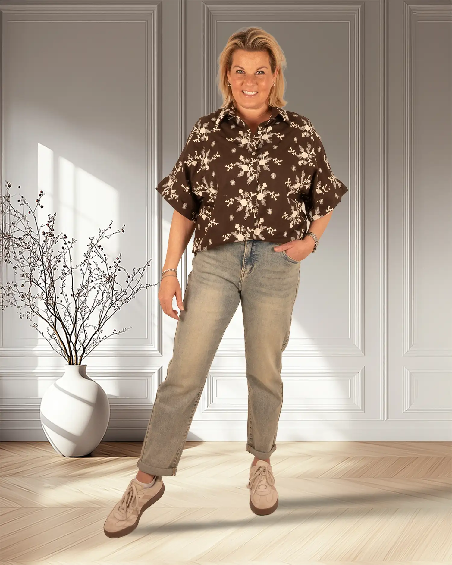 Donkerbruine blouse met ecru borduur van El-Vita - Afbeelding 2