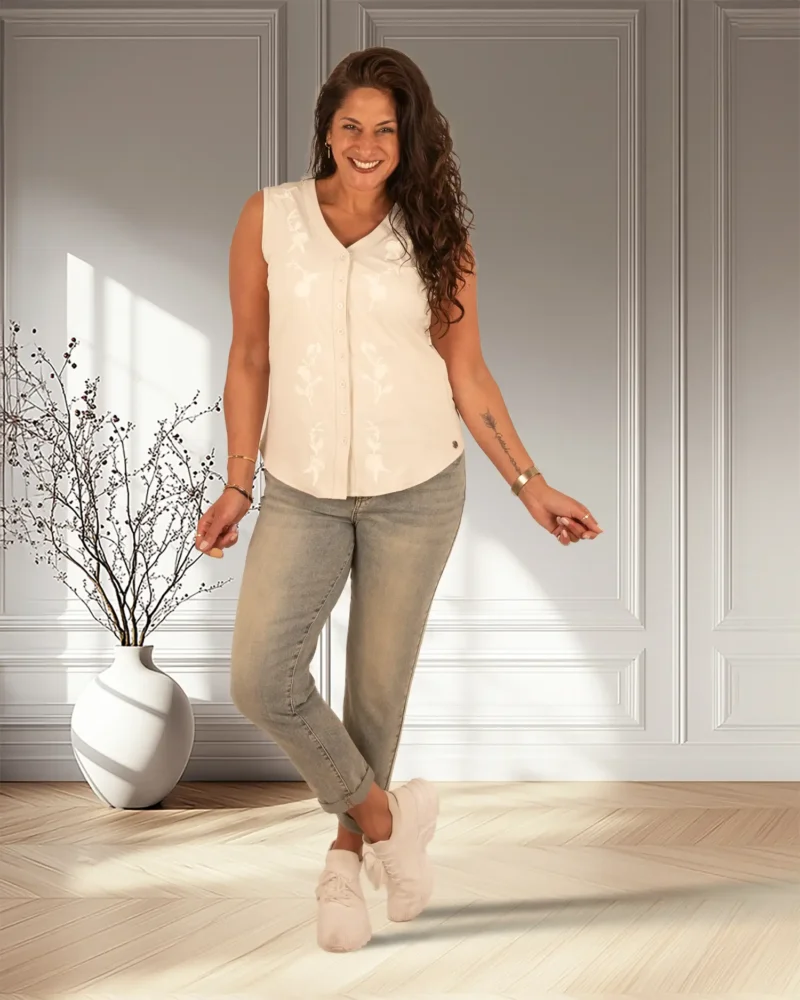 Lichtbeige mouwloze travelstof blouse/gilet borduur van Triple Nine - Afbeelding 2