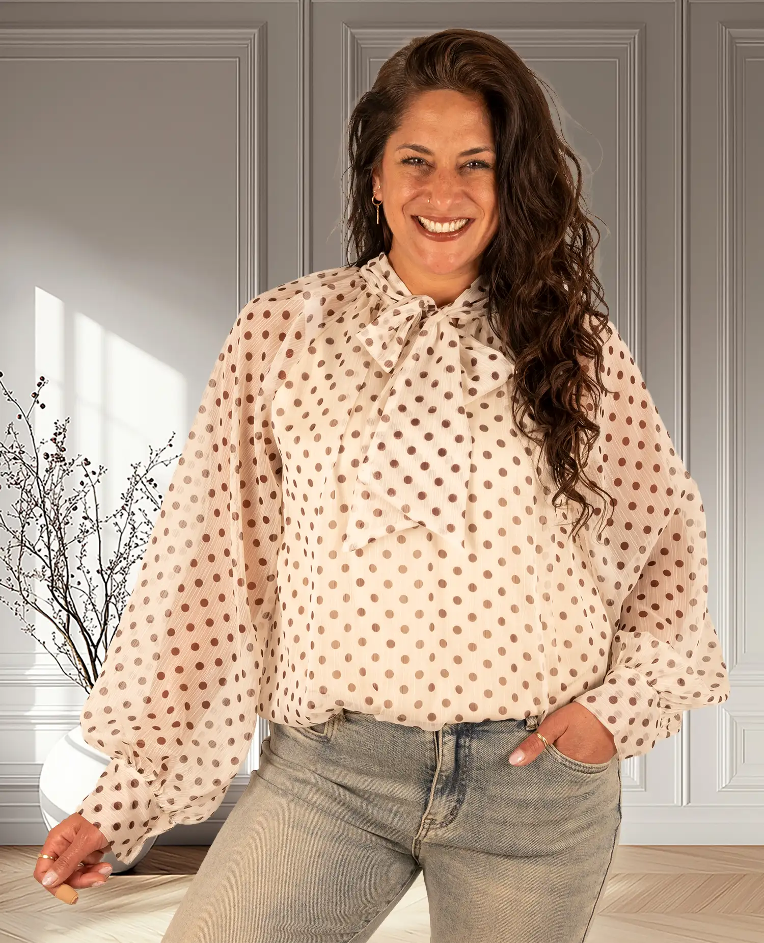 Beige blouse dots strikkraag van Made in Italy