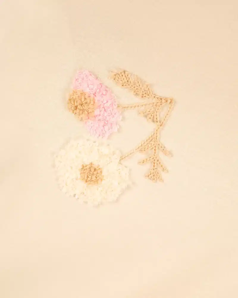 Beige shirt flowers van Gemma Ricceri - Afbeelding 4