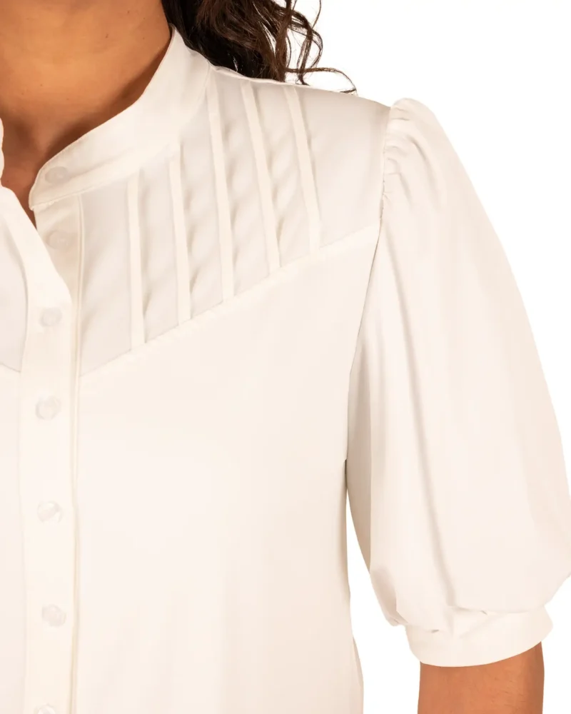 Off-white travelstof blouse korte mouw van Triple Nine - Afbeelding 4