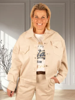 Beige jasje van Chastar