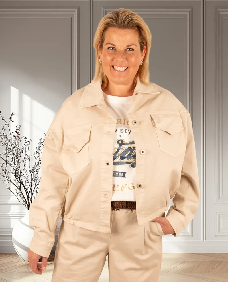 Beige jasje van Chastar