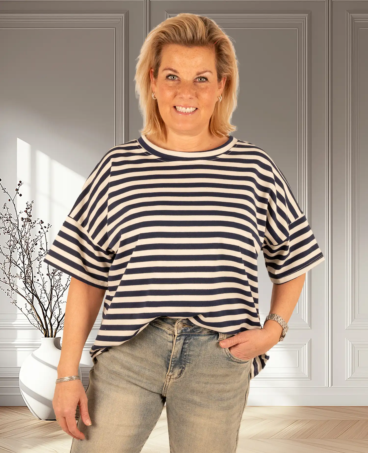 Donkerblauw/ecru gestreept sweatshirt korte mouw