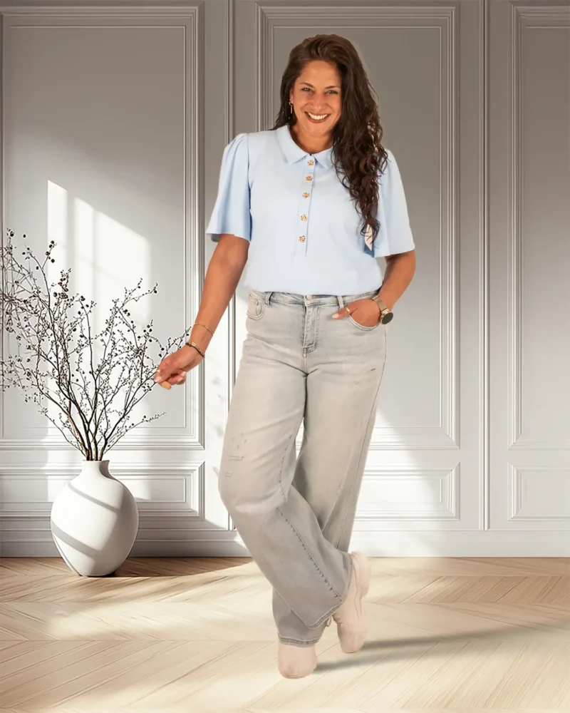 Lichtblauwe travelstof poloblouse van Triple Nine - Afbeelding 2