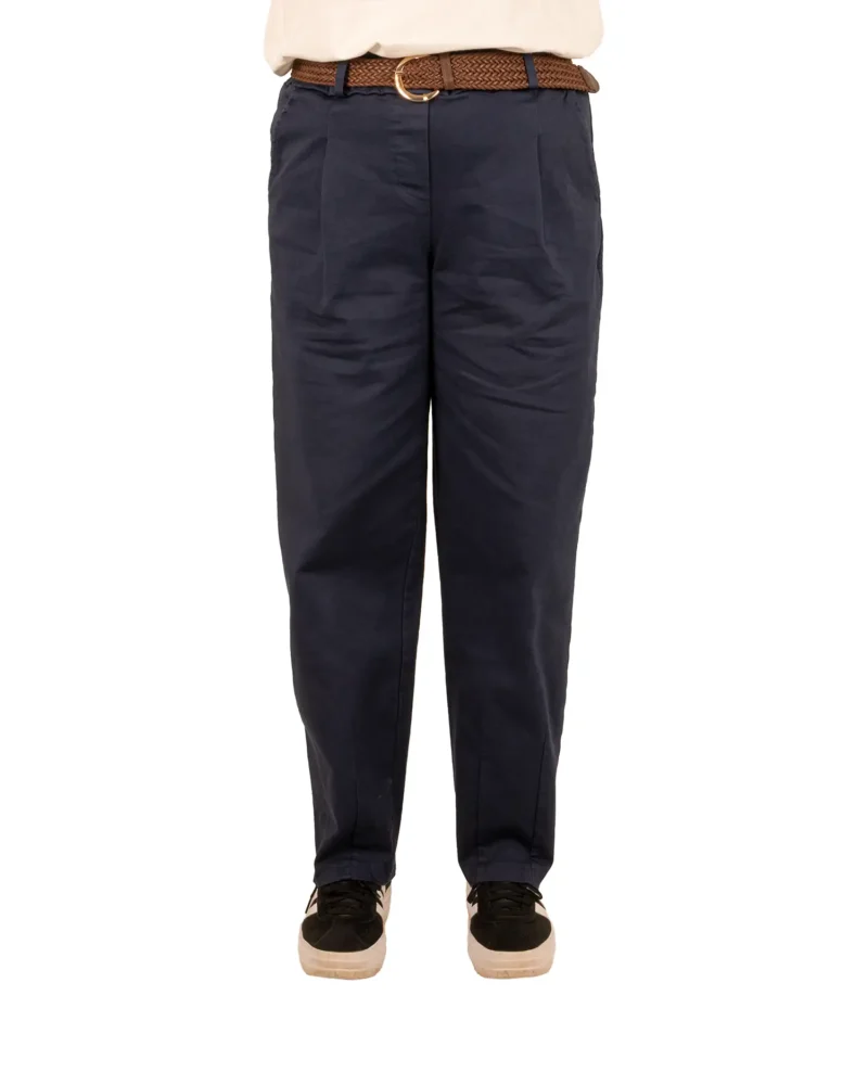 Donkerblauwe stretch broek met riem van Chastar - Afbeelding 4