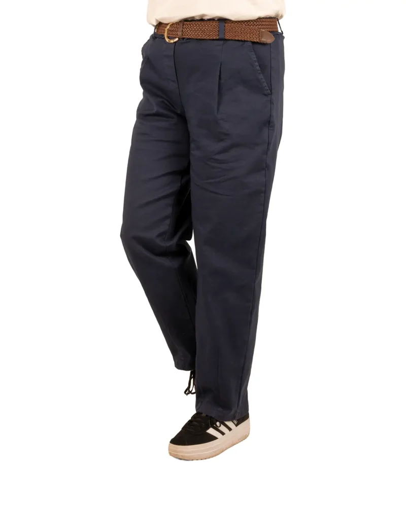 Donkerblauwe stretch broek met riem van Chastar - Afbeelding 2