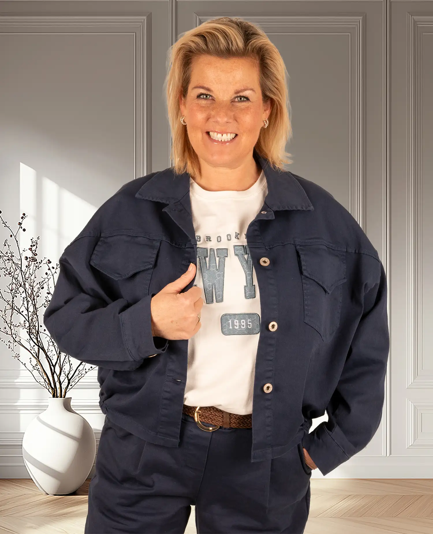 Donkerblauw jasje van Chastar