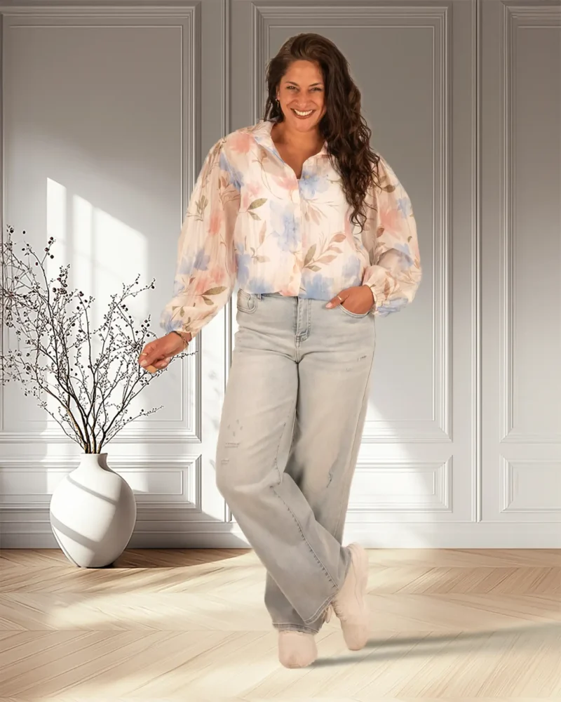 Blauwe bloemenprint blouse met pofmouw van Vera Jo - Afbeelding 2