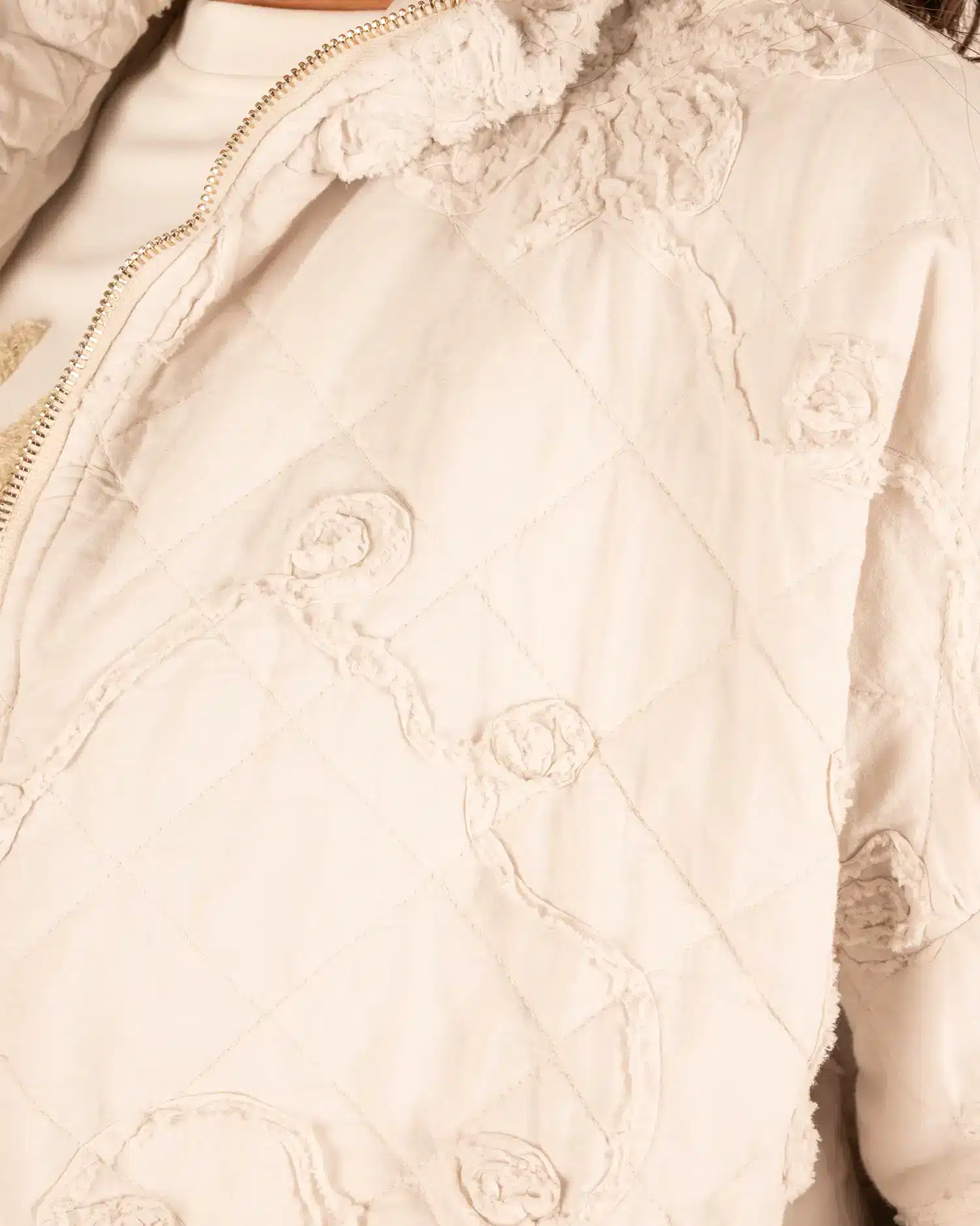 Beige gewatteerde bomberjack van Gemma Ricceri - Afbeelding 4