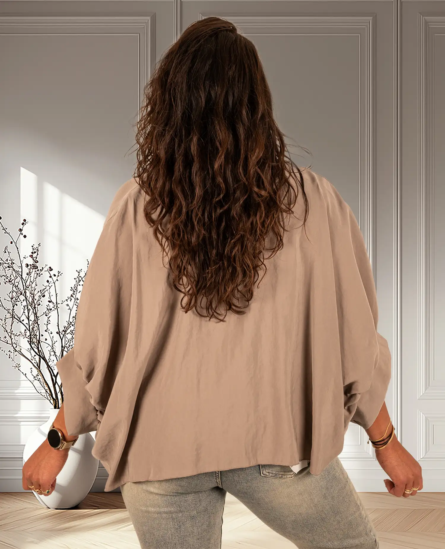 Taupe blouse met knoop van El-Vita - Afbeelding 4