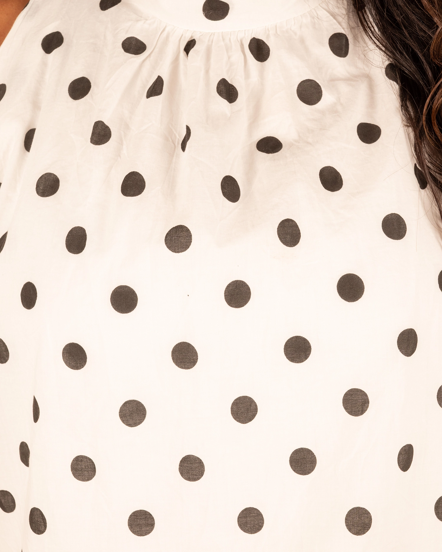 Witte ballon haltertop met zwarte dots van El-Vita - Afbeelding 5