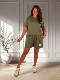 Legergroen joggingpak kort van El-Vita