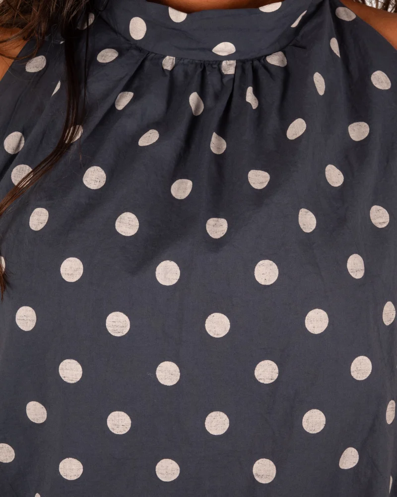 Donkerblauwe ballon haltertop met witte dots van El-Vita - Afbeelding 5