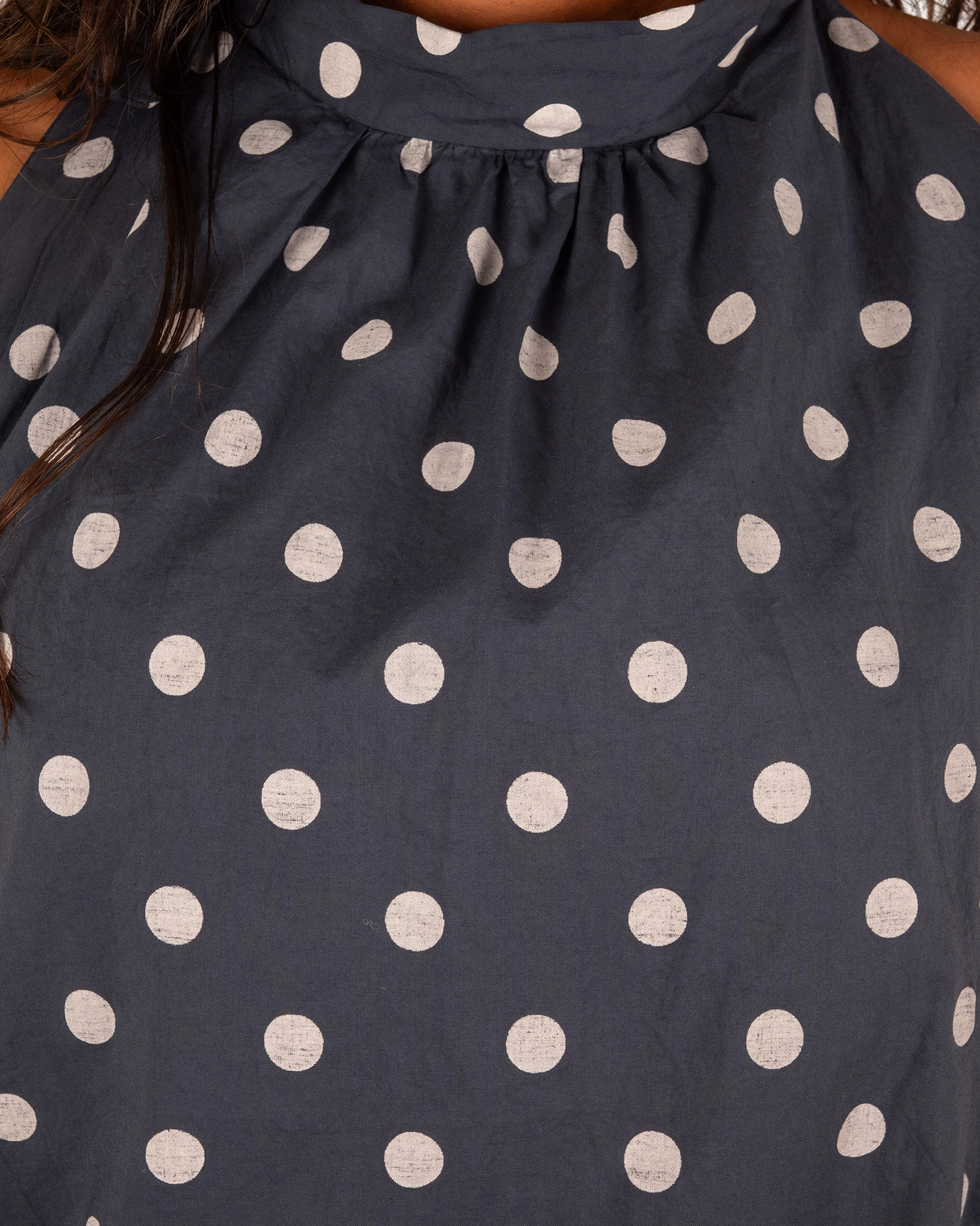 Donkerblauwe ballon haltertop met witte dots van El-Vita - Afbeelding 5