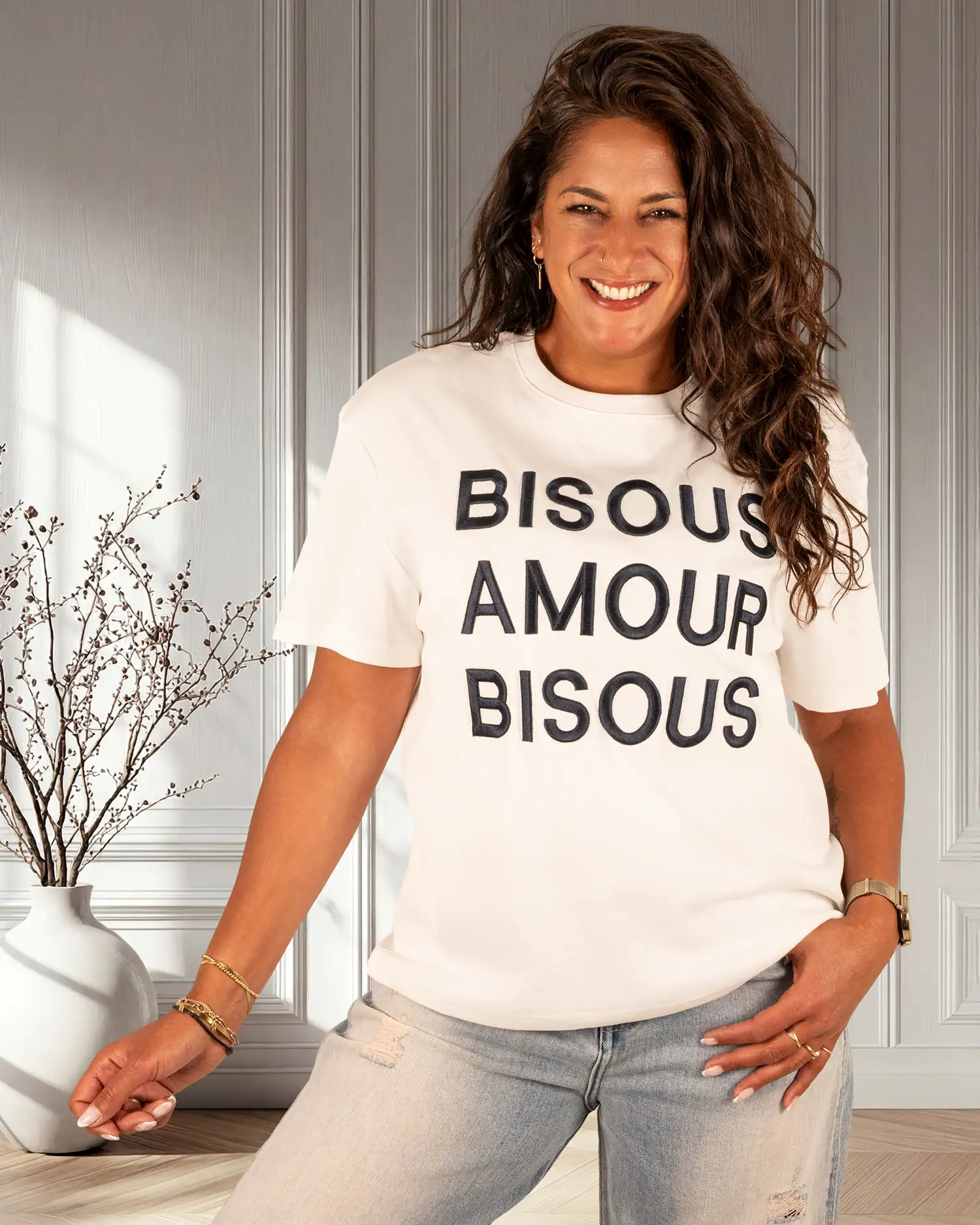 Off-white shirt donkerblauwe "Bisous"print van Ambika - Afbeelding 6