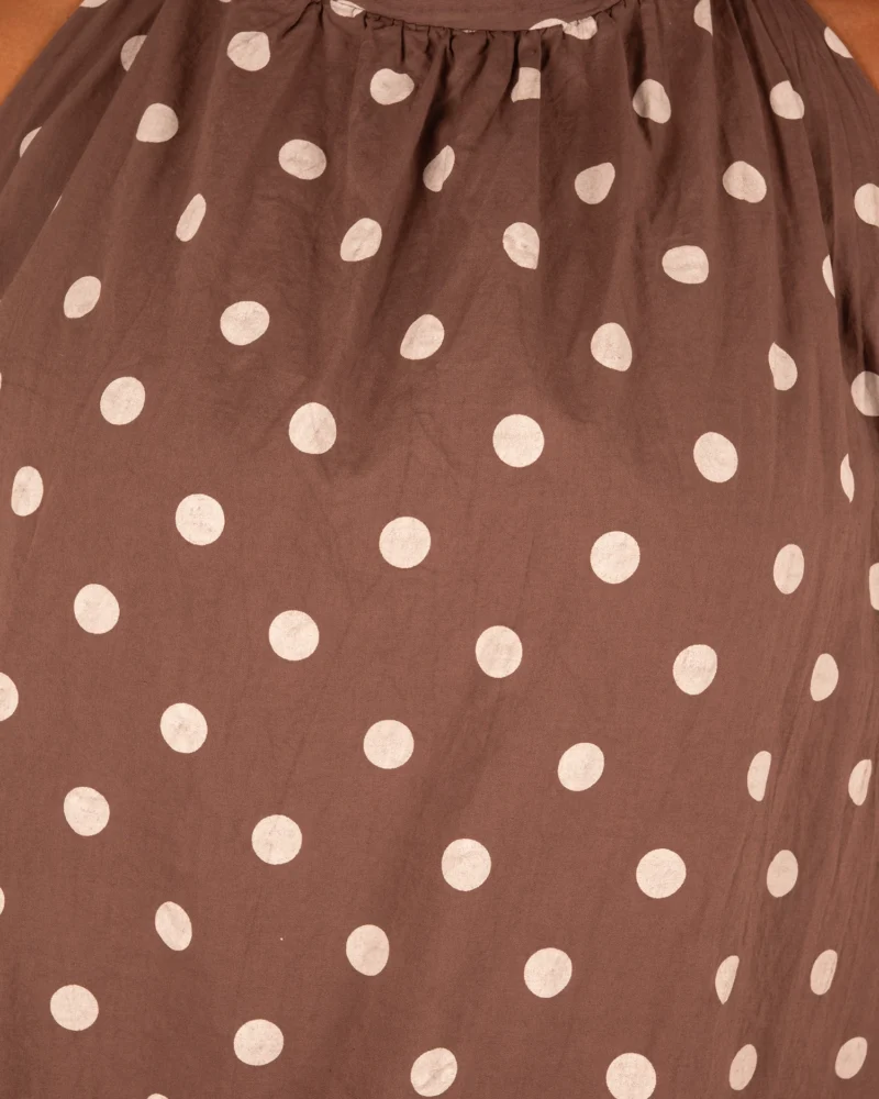 Donkerbruine ballon haltertop met beige dots van El-Vita - Afbeelding 4